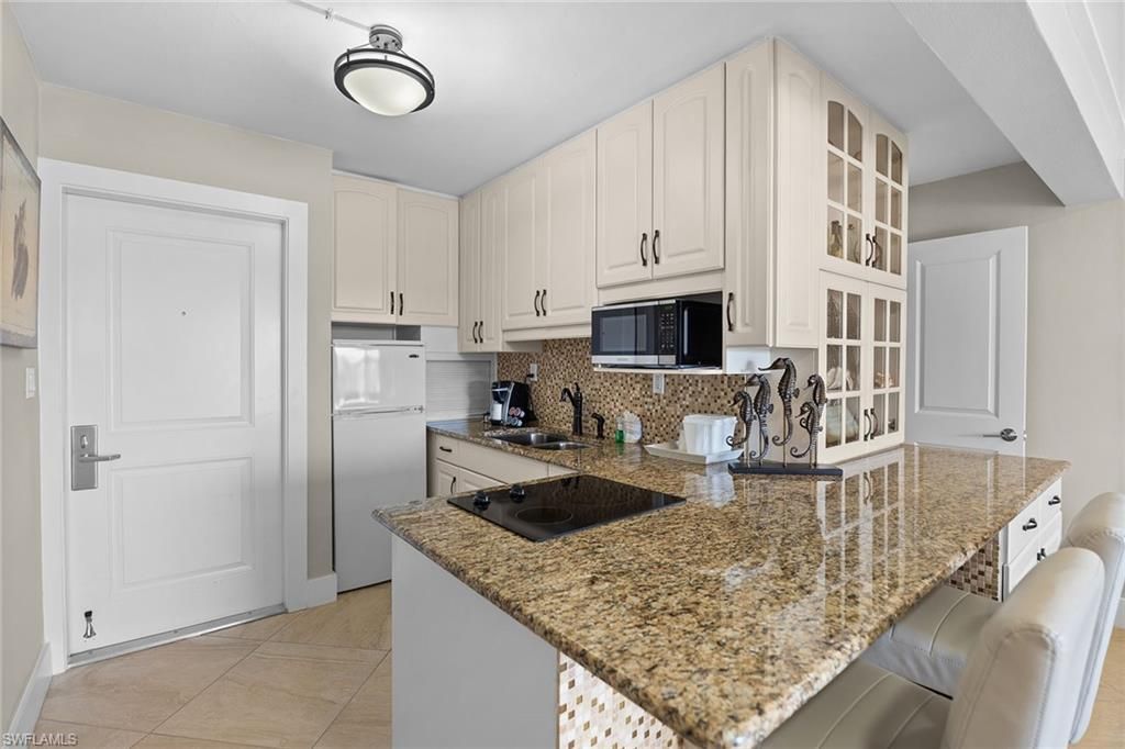 900 Broad Ave S, Unit 110, Naples, FL 34102 Photo