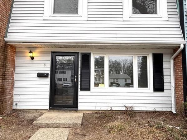 8 ROYAL COURT, WILLINGBORO, NJ 08046