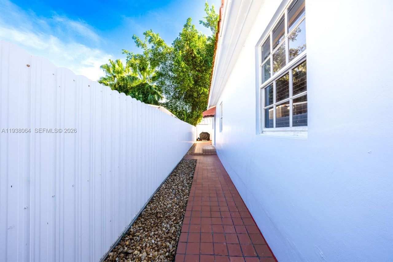 1937 SW 57th Ct, Miami, FL 33155 Photo