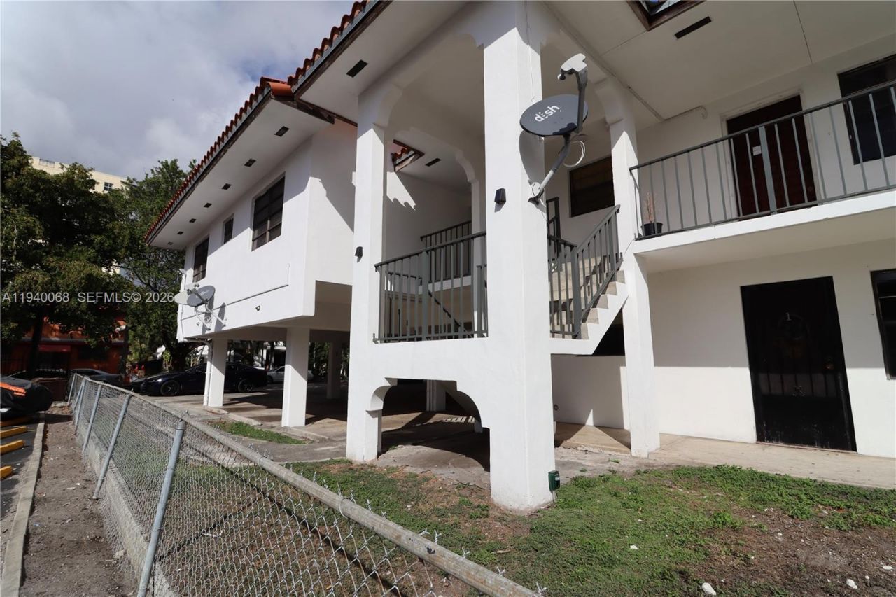 1348 SW 2nd St, Unit 8, Miami, FL 33135 Photo