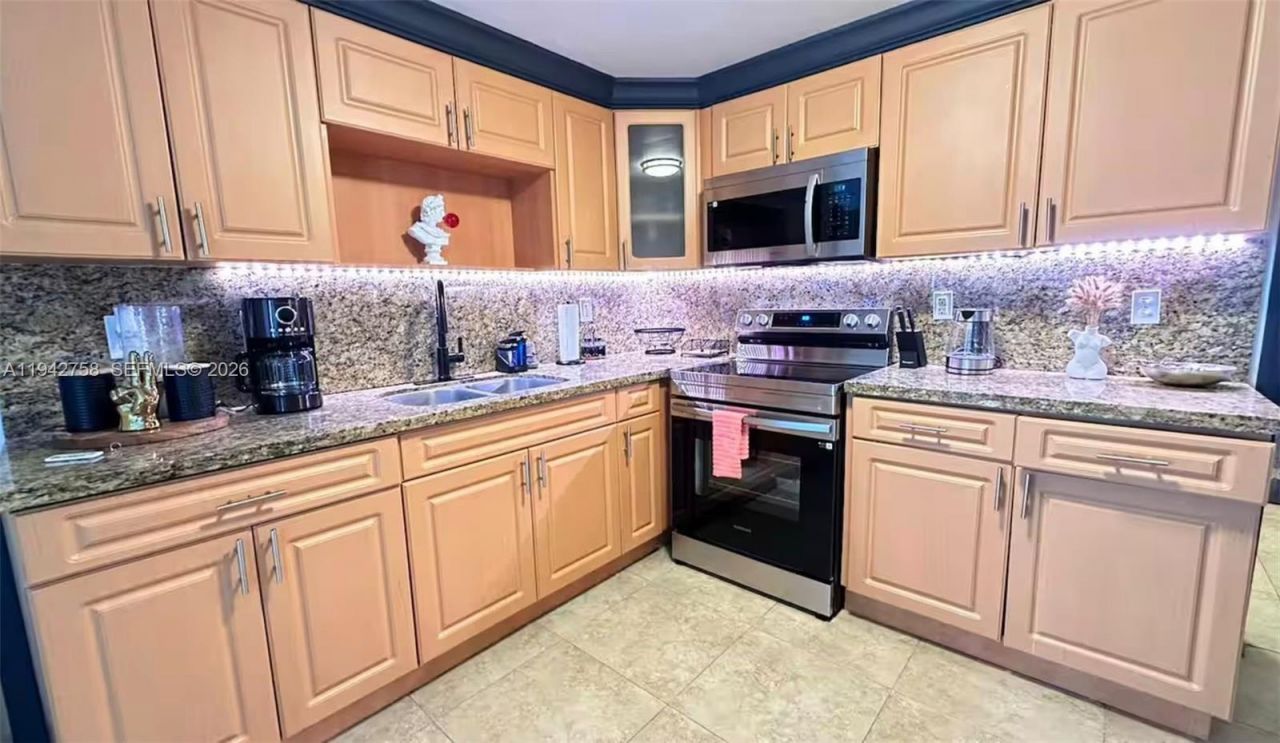 747 E 19th St, Hialeah, FL 33013 Photo