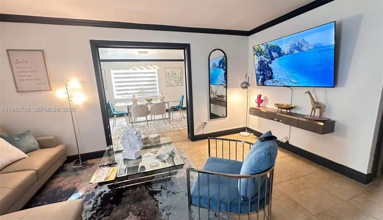 747 E 19th St, Hialeah, FL 33013 Photo