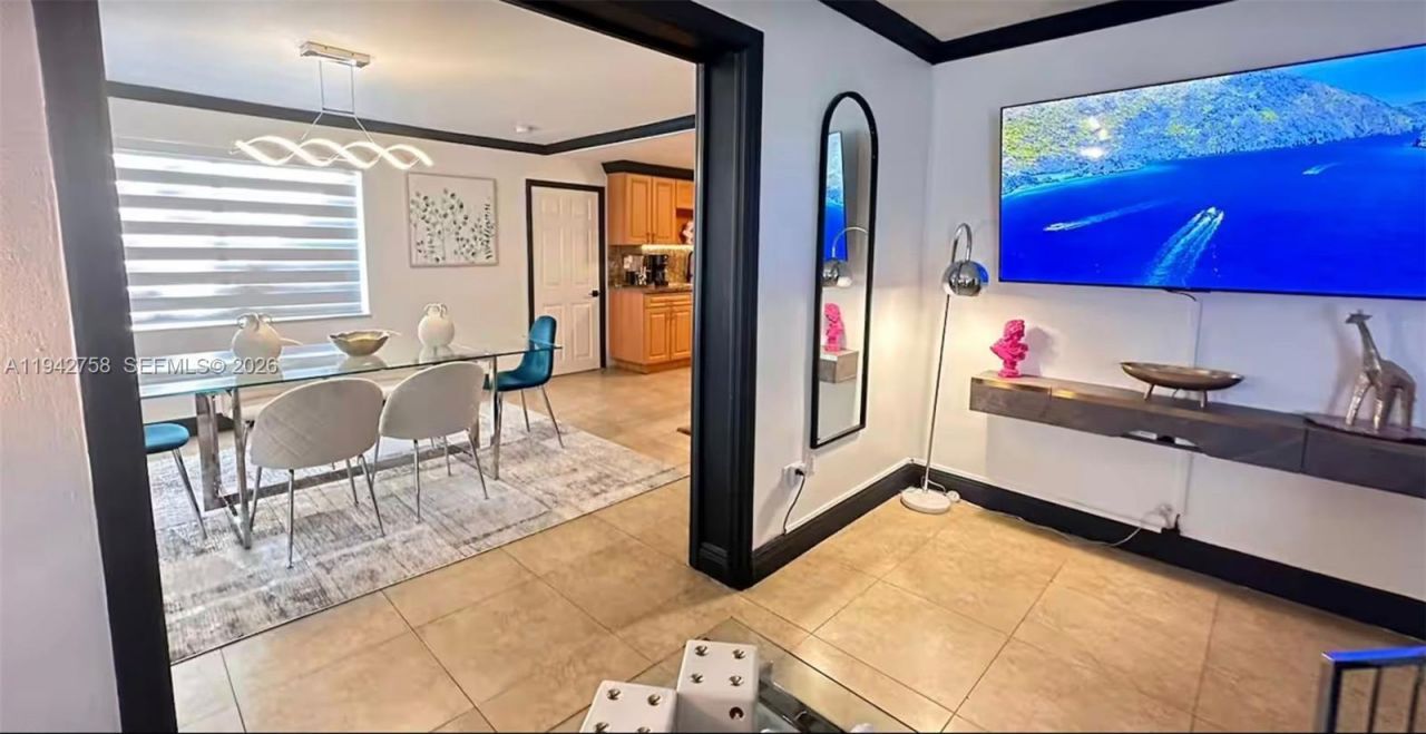 747 E 19th St, Hialeah, FL 33013 Photo