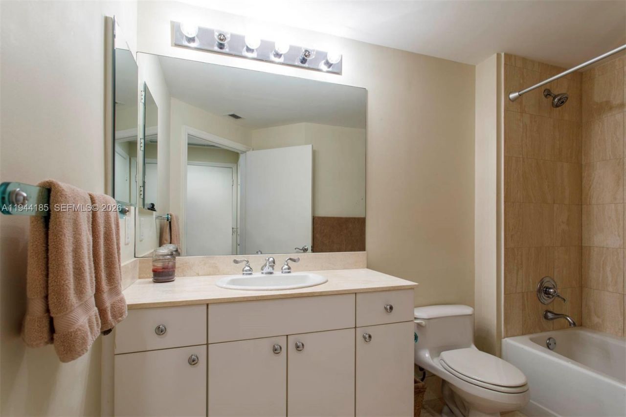 21050 Point Pl, Unit 502, Aventura, FL 33180 Photo