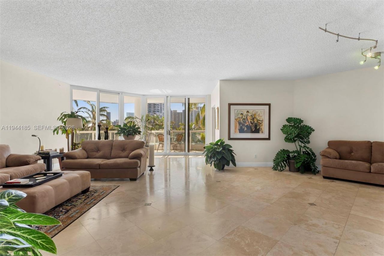 21050 Point Pl, Unit 502, Aventura, FL 33180 Photo