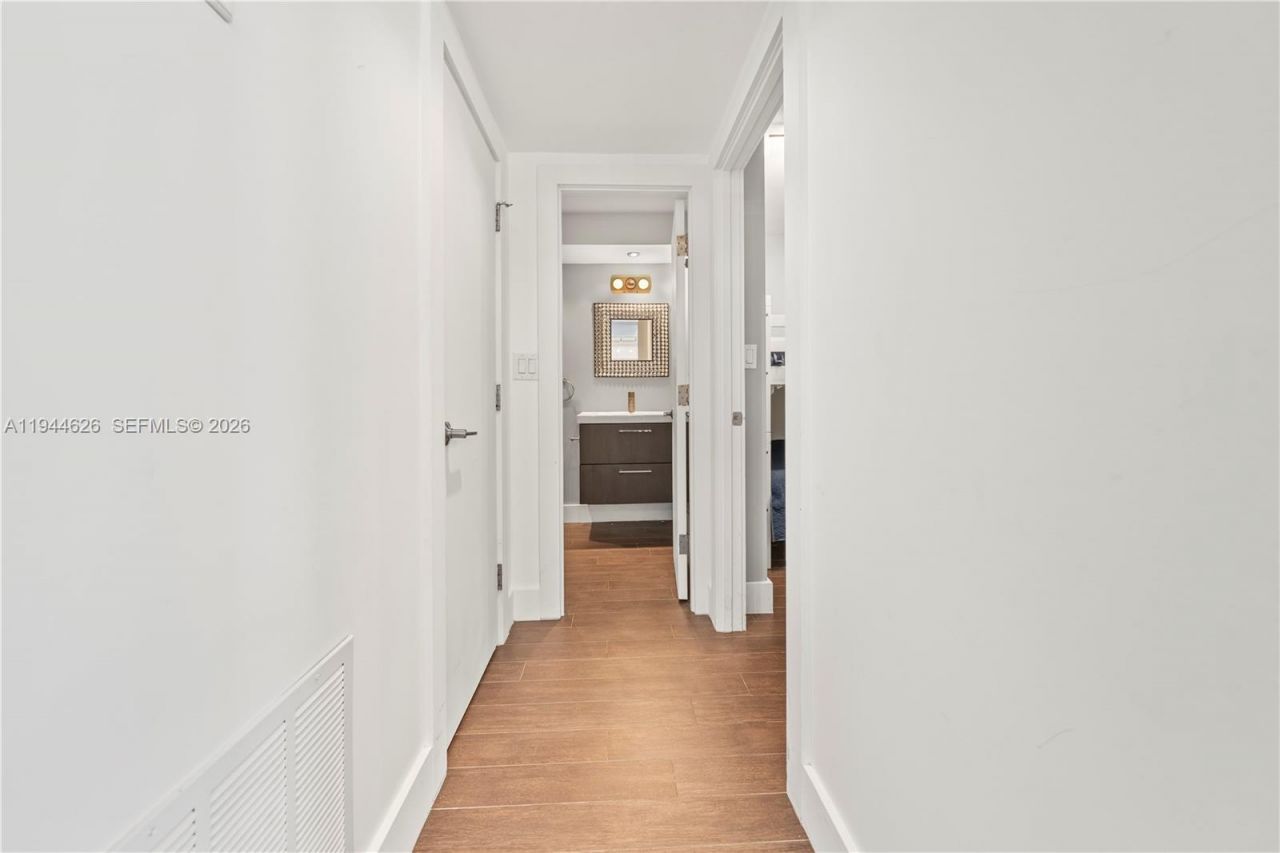 401 Ocean Dr, Unit 523, Miami Beach, FL 33139 Photo