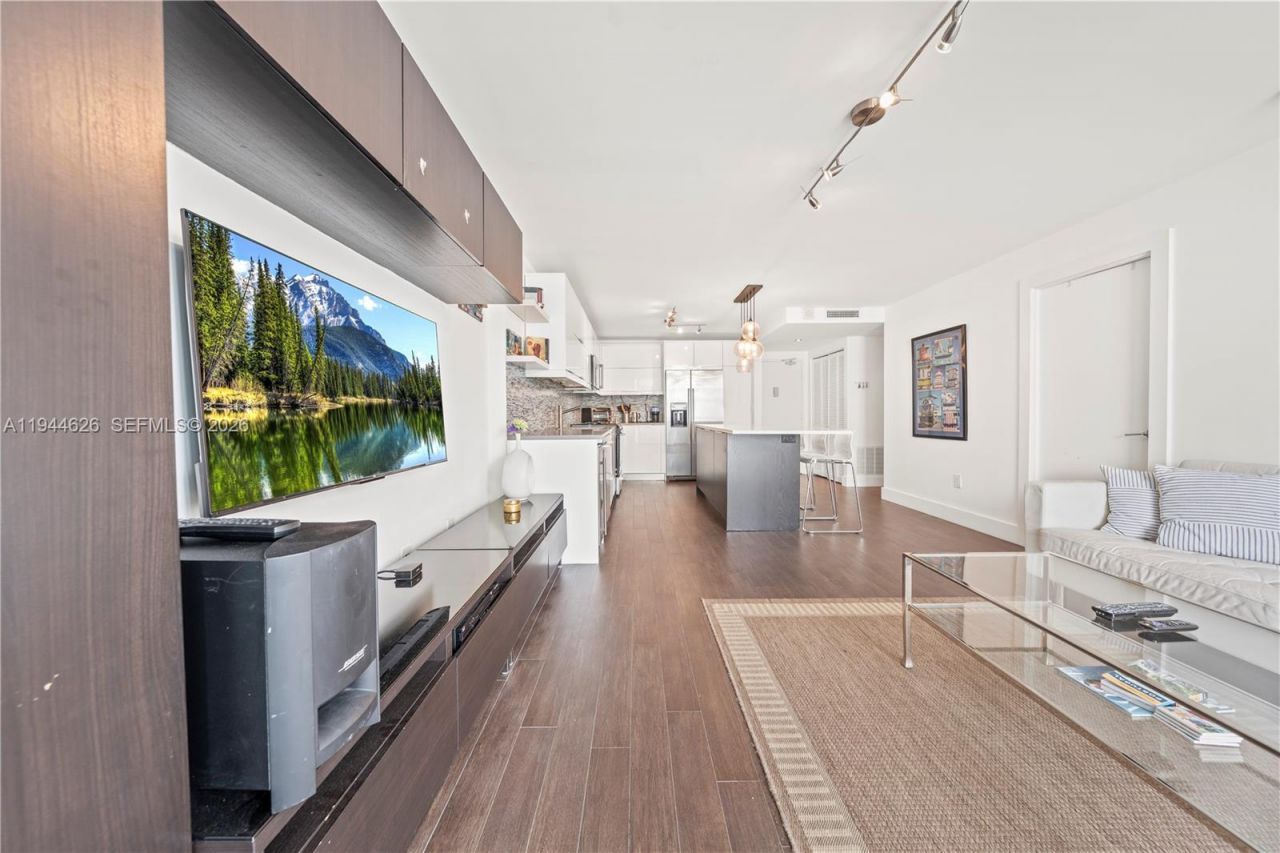 401 Ocean Dr, Unit 523, Miami Beach, FL 33139 Photo