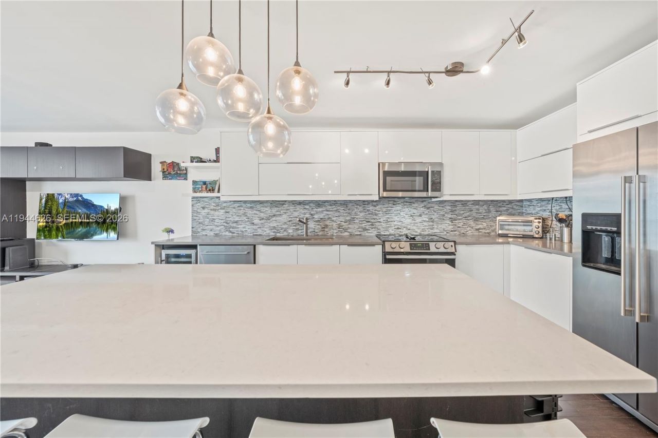 401 Ocean Dr, Unit 523, Miami Beach, FL 33139 Photo