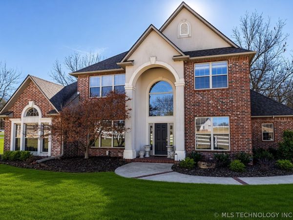 2325 W Lowry Road, Claremore, OK 74017