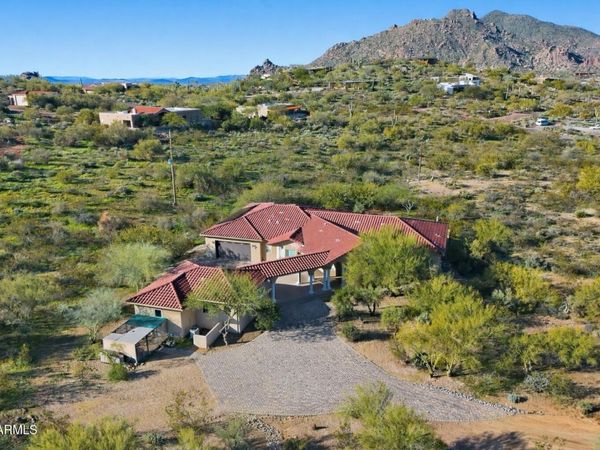 7917 E CAVE CREEK Road, Carefree, AZ 85377