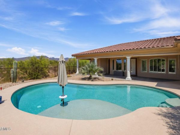7917 E CAVE CREEK Road, Carefree, AZ 85377