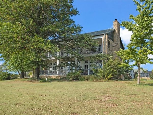 17580 Cantrell Road, Linwood, KS 66052