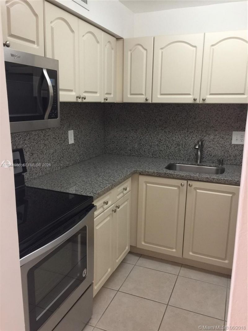 9403 SW 76th St, Unit Y28, Miami, FL 33173 Photo