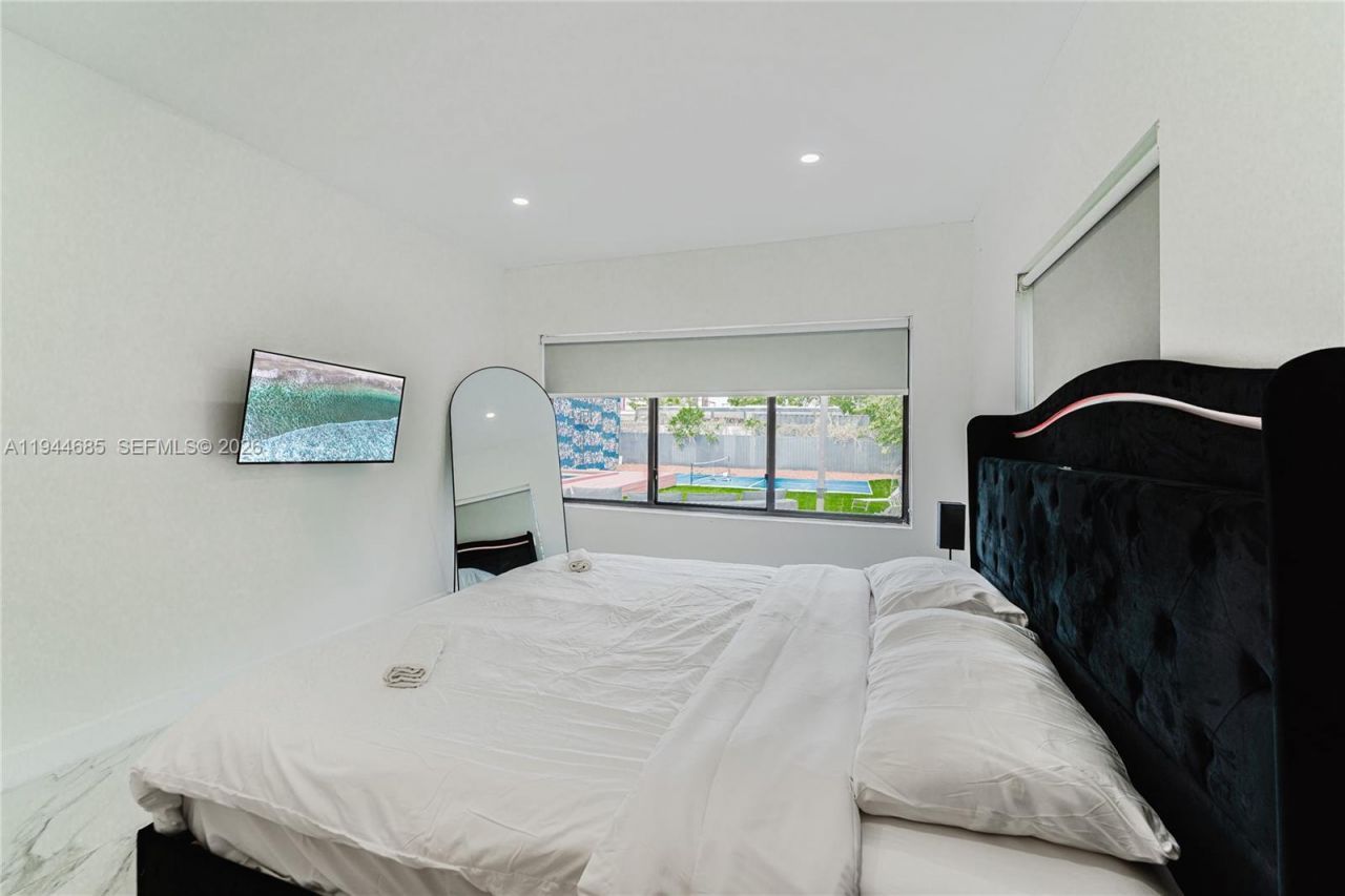 187 NW 53rd St , Miami, FL 33127 Photo