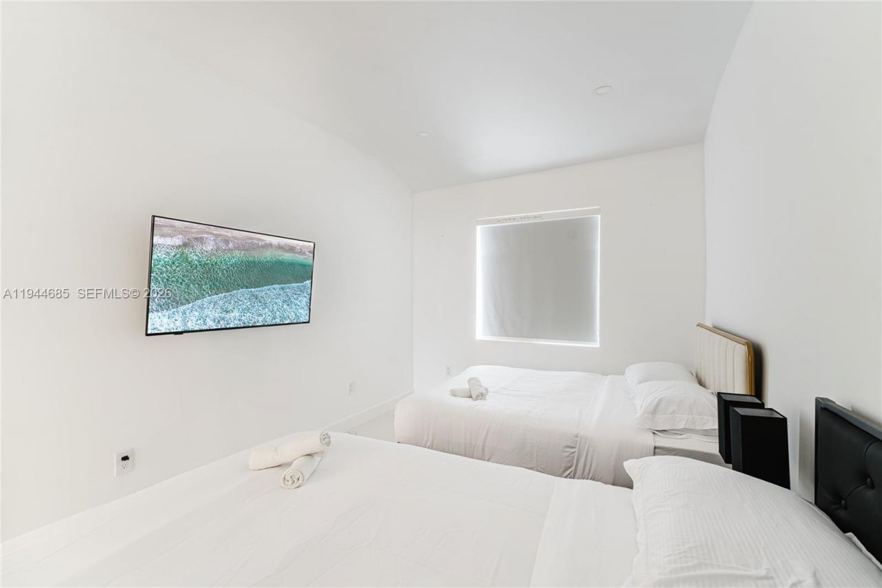 187 NW 53rd St , Miami, FL 33127 Photo