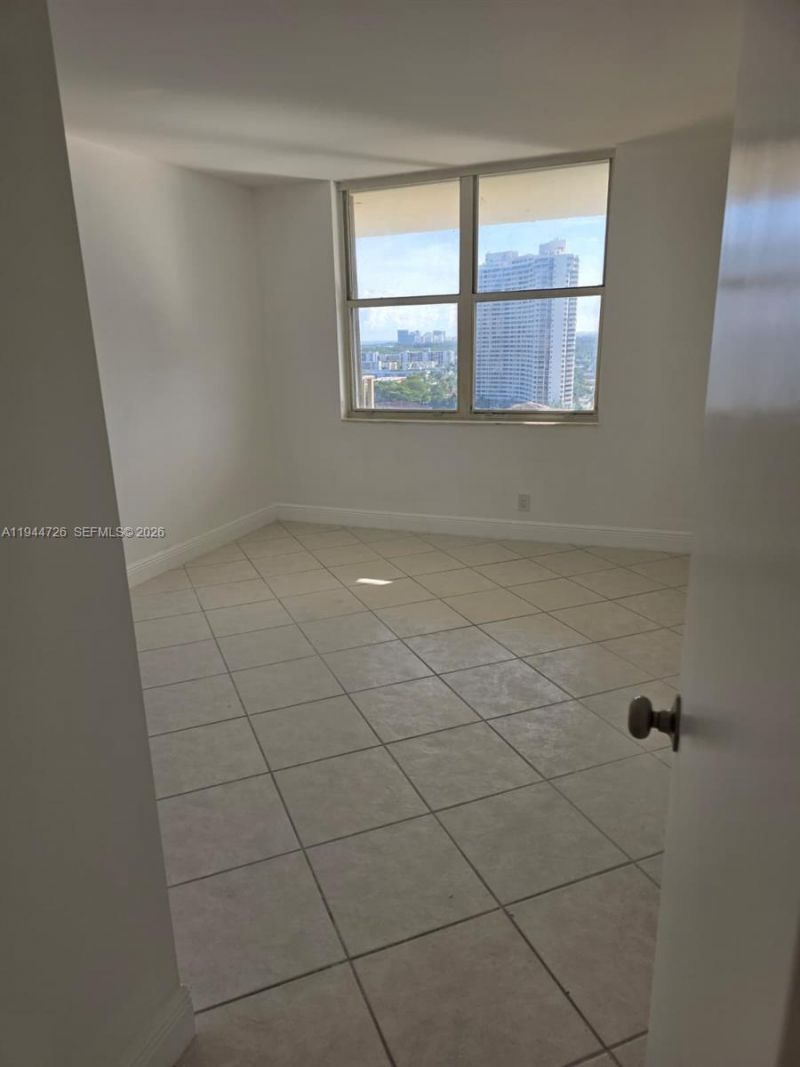 18151 NE 31st Ct, Unit 2009, Aventura, FL 33160 Photo