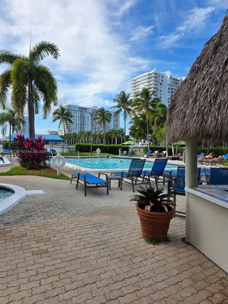 18151 NE 31st Ct, Unit 2009, Aventura, FL 33160 Photo