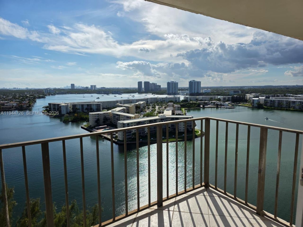 18151 NE 31st Ct, Unit 2009, Aventura, FL 33160 Photo