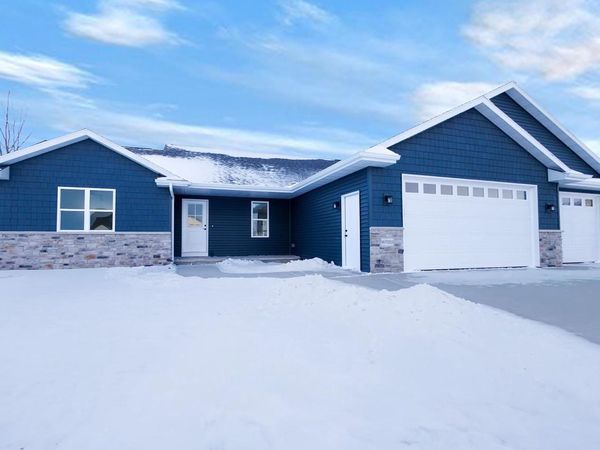 W7055 OTIS DRIVE, Greenville, WI 54942