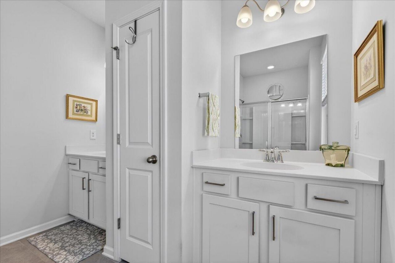 149 Greenwich Drive Photo 22