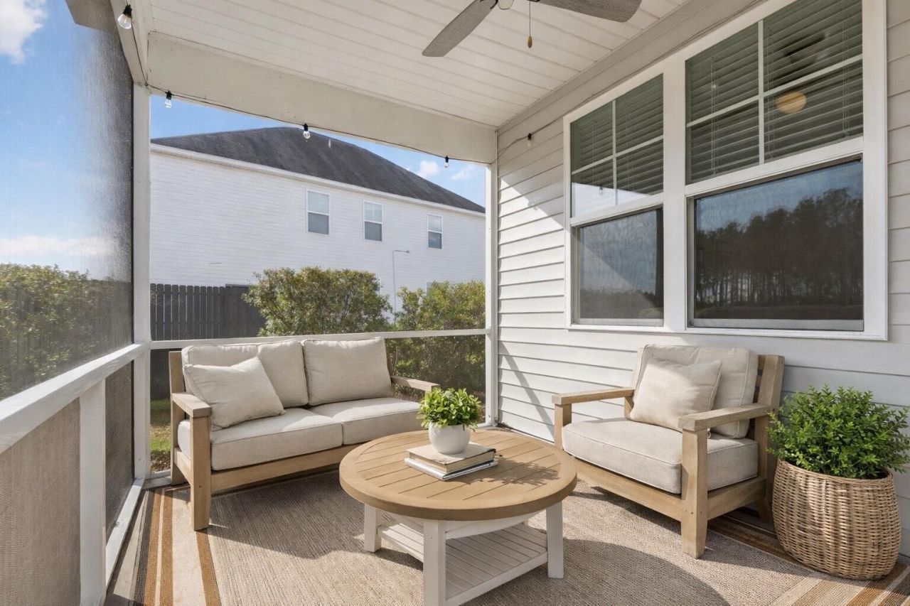 149 Greenwich Drive Photo 23