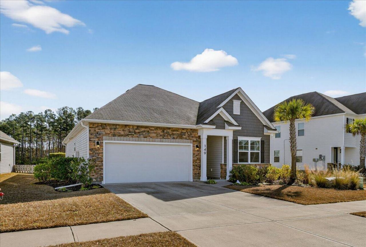 149 Greenwich Drive Photo 3