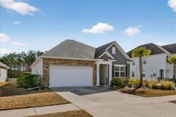 149 Greenwich Drive photo 4