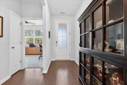 149 Greenwich Drive photo 4