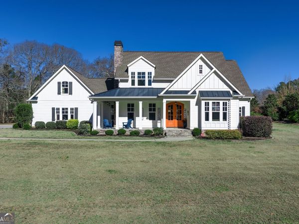 135 Woodbridge Place, Brooks, GA 30205