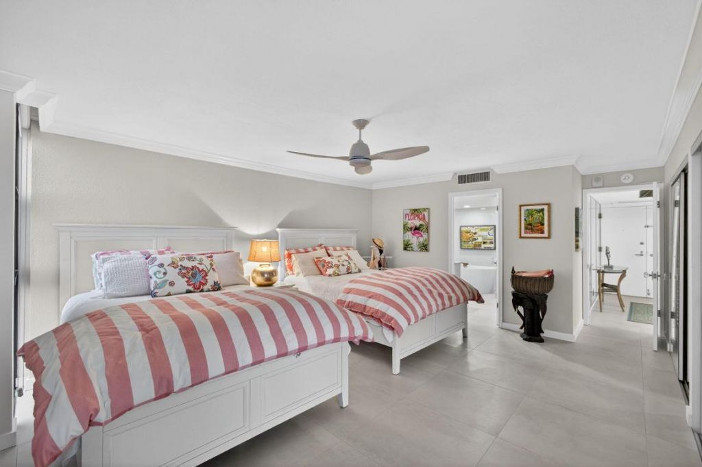 5540 N Ocean Drive, Unit 14b, Singer Island, FL 33404 Photo