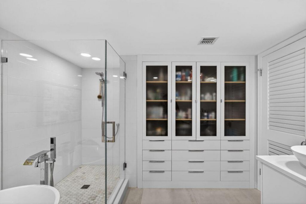 5540 N Ocean Drive, Unit 14b, Singer Island, FL 33404 Photo