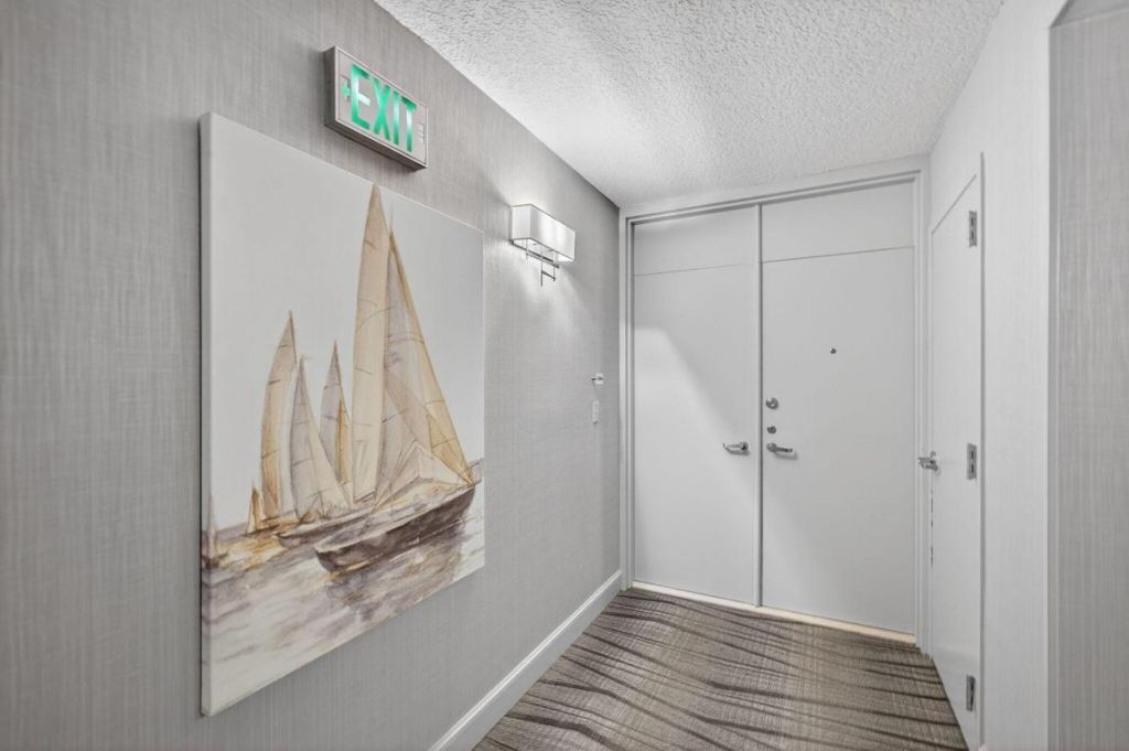 5540 N Ocean Drive, Unit 14b, Singer Island, FL 33404 Photo