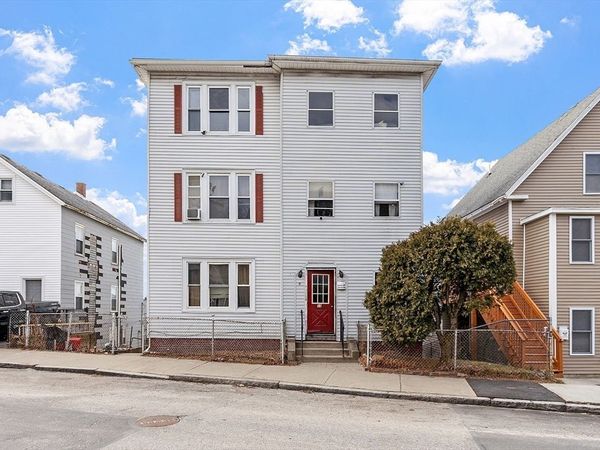 13 Groton Place, Worcester, MA 01604