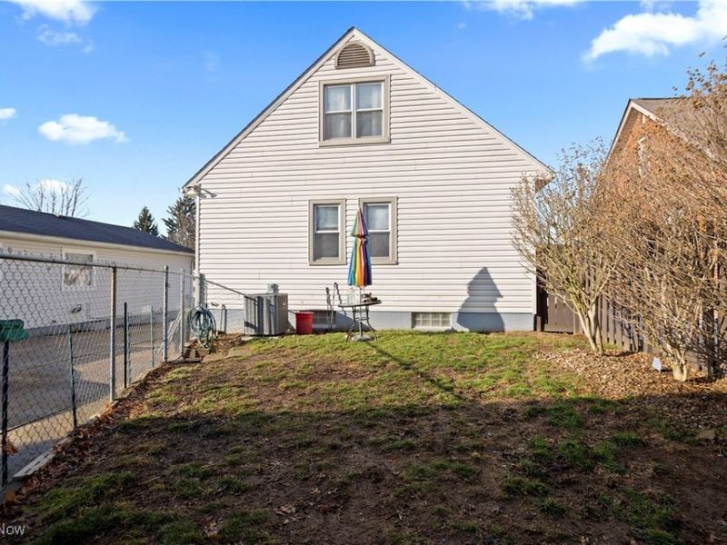 439 Larkin Avenue, Akron, OH 44305 Photo 5