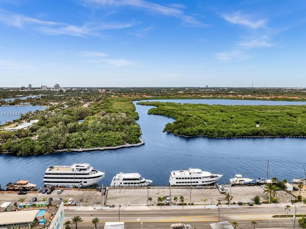 1318 N Ocean Dr , Hollywood, FL 33019 Photo