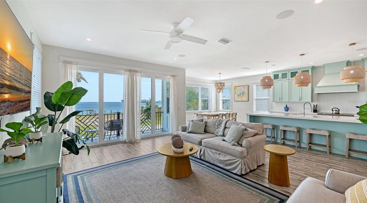 2206 Avenue A, Bradenton Beach, FL 34217 Photo