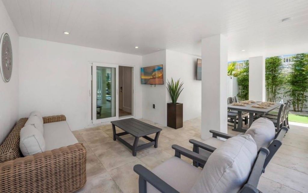 2206 Avenue A, Bradenton Beach, FL 34217 Photo