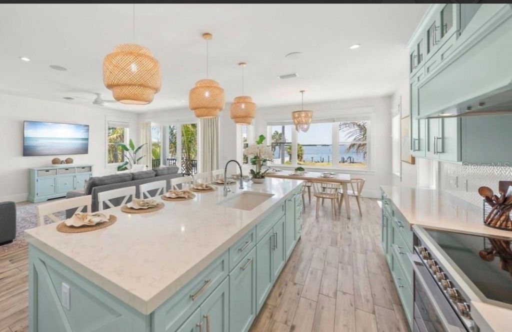 2206 Avenue A, Bradenton Beach, FL 34217 Photo