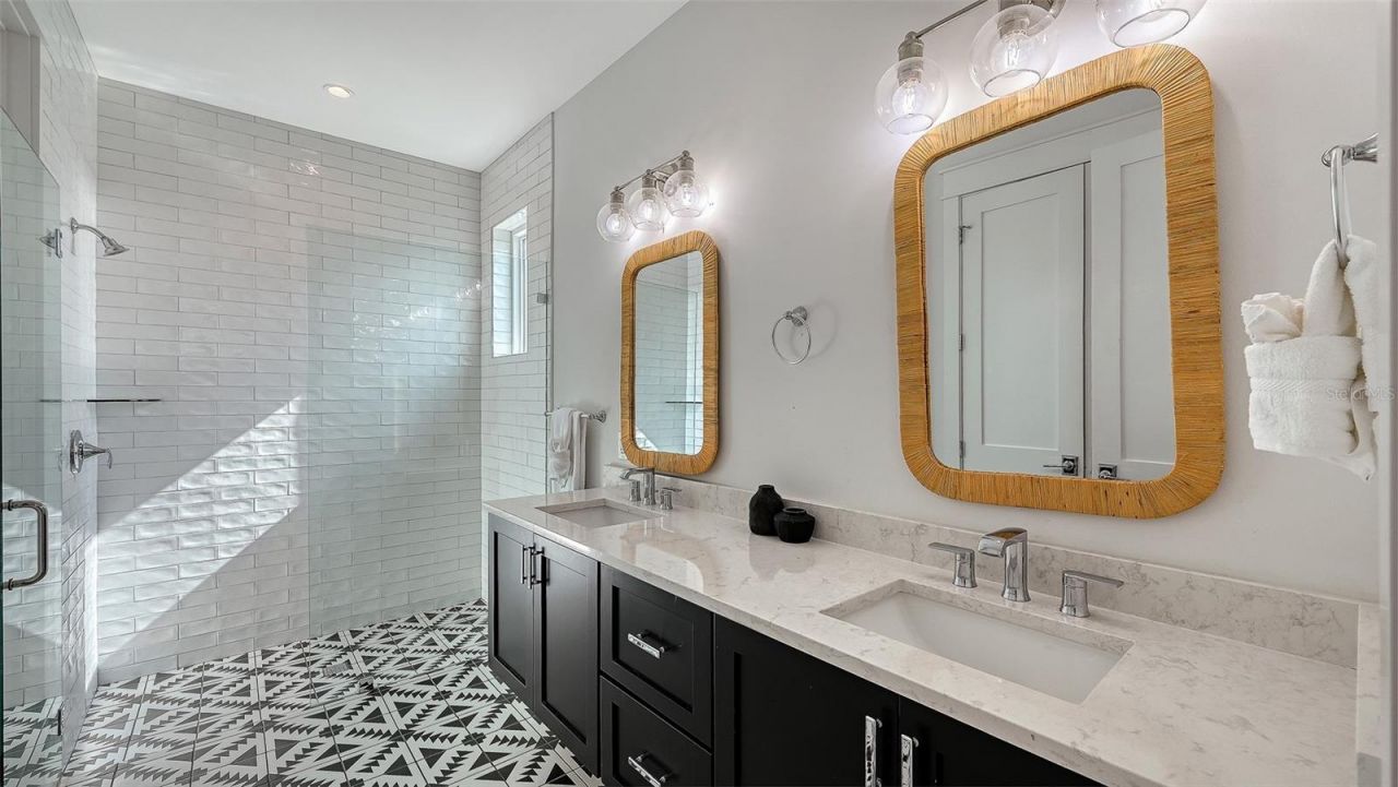 2206 Avenue A, Bradenton Beach, FL 34217 Photo