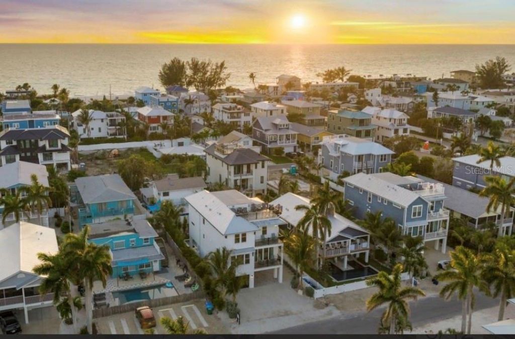 2206 Avenue A, Bradenton Beach, FL 34217 Photo