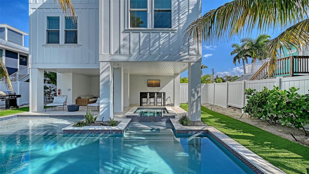 2206 Avenue A, Bradenton Beach, FL 34217 Photo