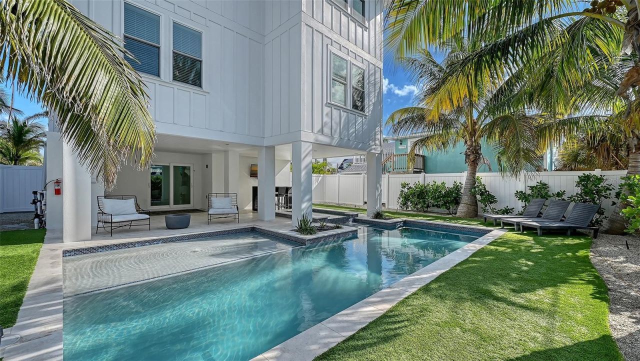 2206 Avenue A, Bradenton Beach, FL 34217 Photo