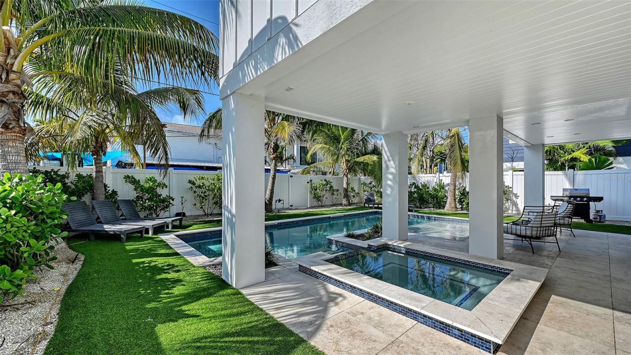 2206 Avenue A, Bradenton Beach, FL 34217 Photo