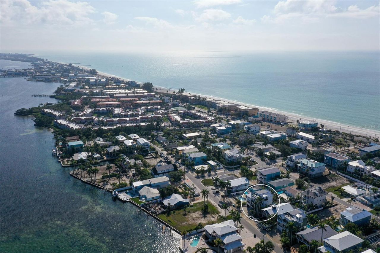 2206 Avenue A, Bradenton Beach, FL 34217 Photo