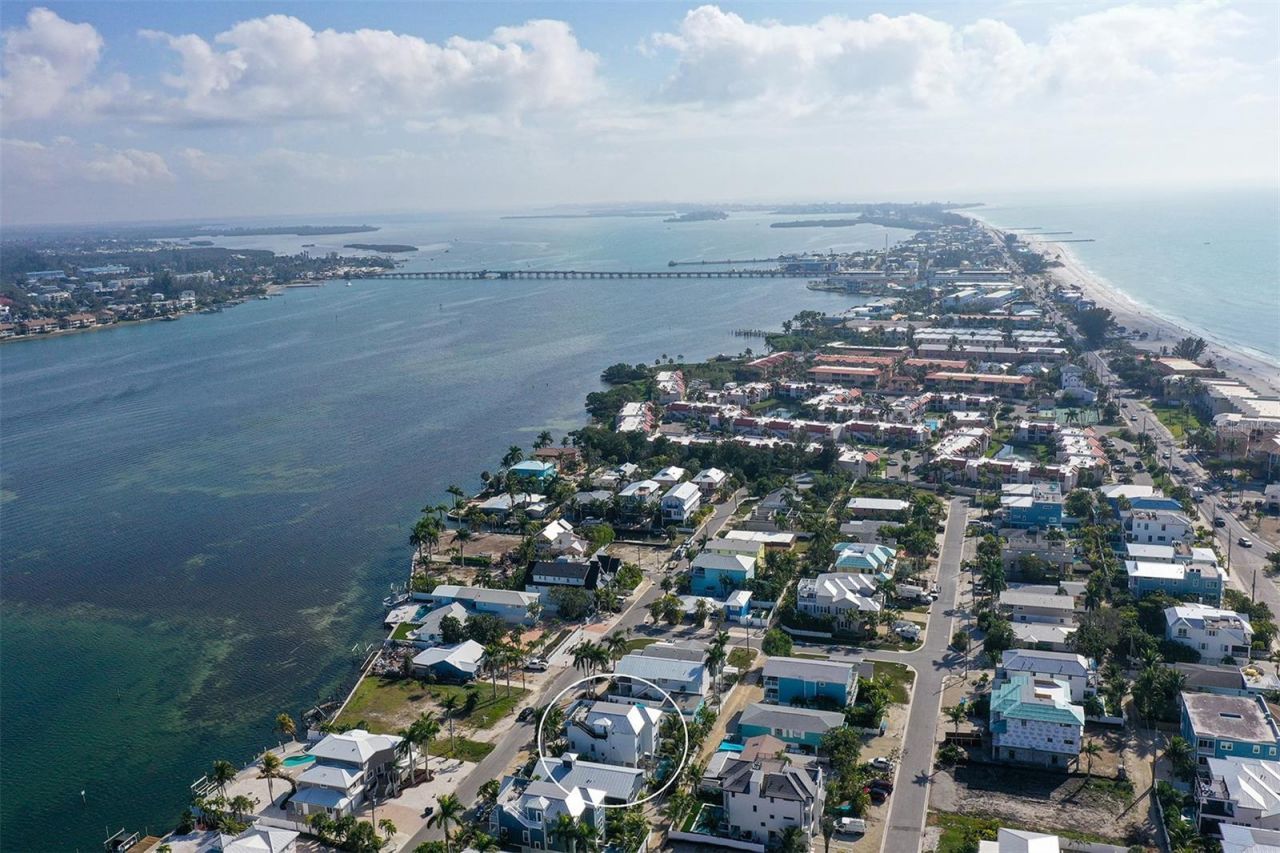 2206 Avenue A, Bradenton Beach, FL 34217 Photo