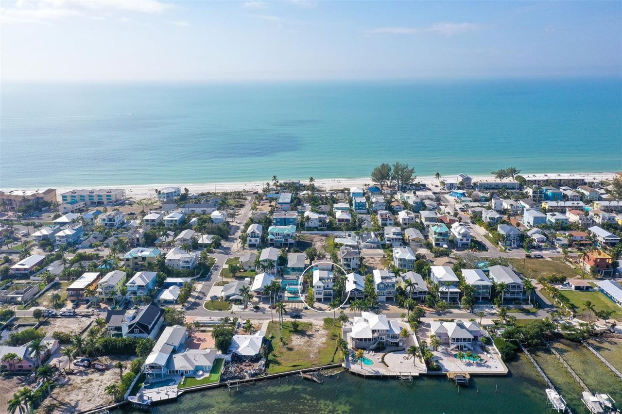 2206 Avenue A, Bradenton Beach, FL 34217 Photo