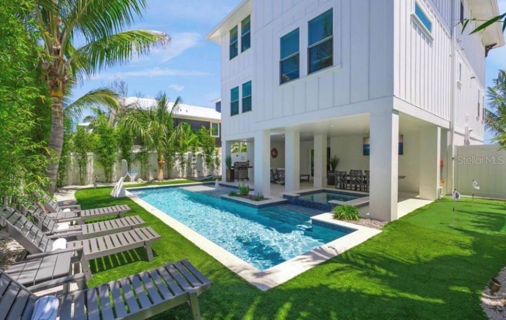 2206 Avenue A, Bradenton Beach, FL 34217 Photo