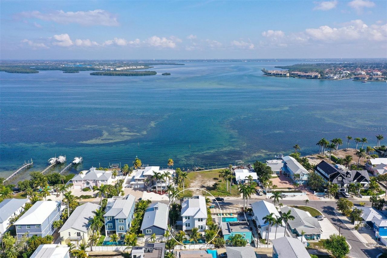 2206 Avenue A, Bradenton Beach, FL 34217 Photo