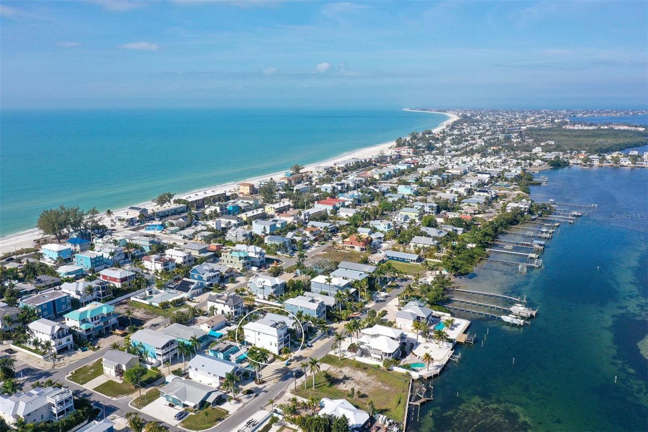 2206 Avenue A, Bradenton Beach, FL 34217 Photo