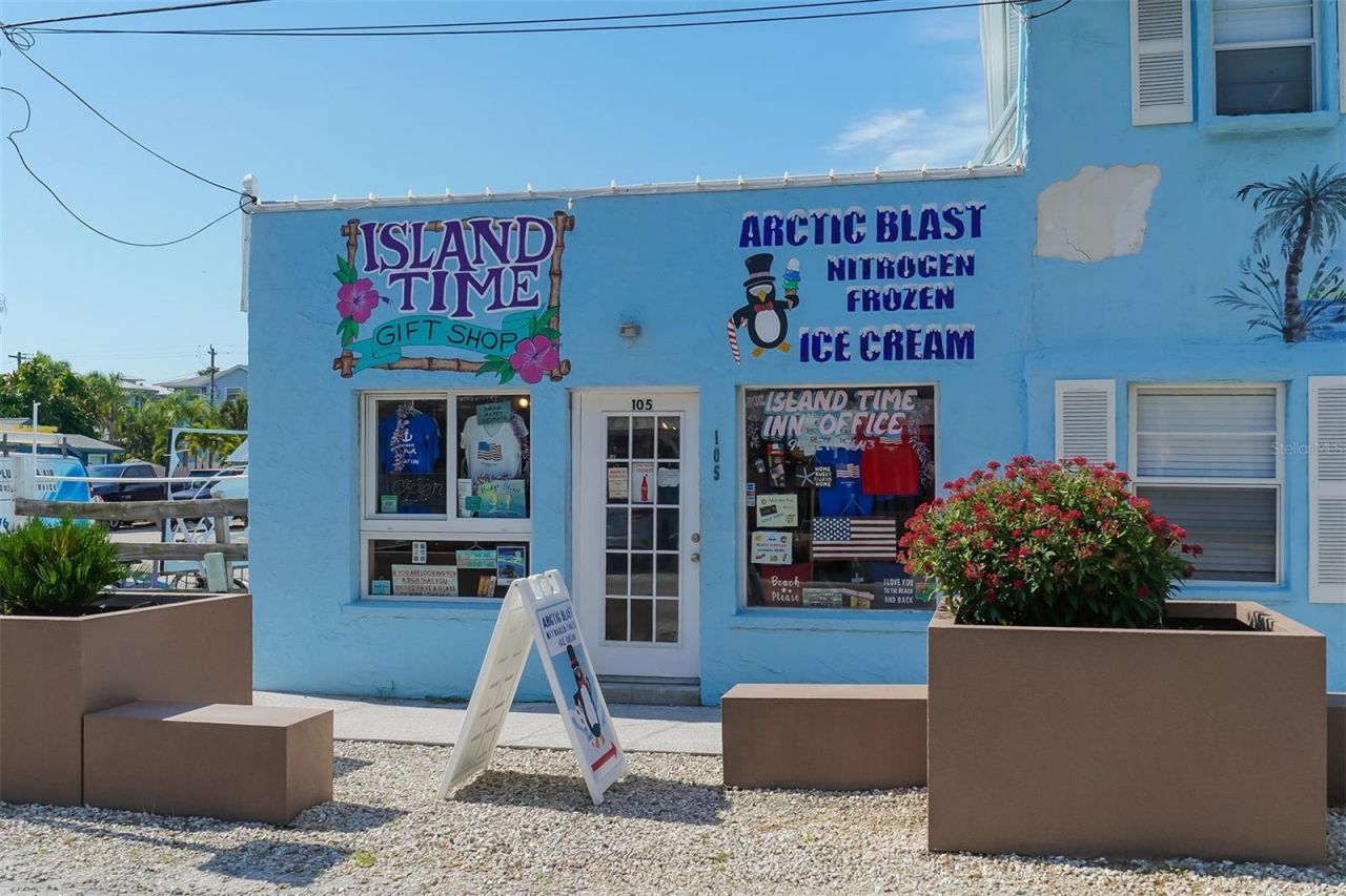 2206 Avenue A, Bradenton Beach, FL 34217 Photo